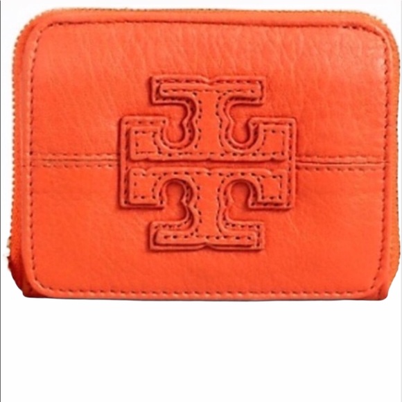 Tory Burch Handbags - 🎉HP🎉Tory Burch stacked T logo zip card coin case